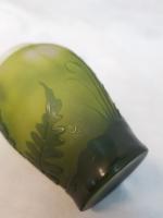 Établissements GALLÉ - Petit vase soliflore en verre multicouches vert...