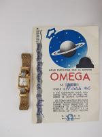OMEGA - Montre-bracelet de dame deux ors 750e, boîtier rectangulaire...