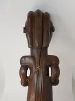 Importante et classique figure masculine de reliquaire Biyeri en bois...