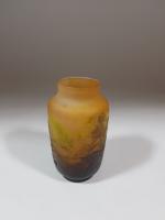 GALLÉ - Vase de forme cylindrique en verre gravé à...