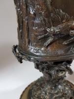 Pierre-Jules MÈNE (1810-1879) - Paire de pot couvert en bronze...