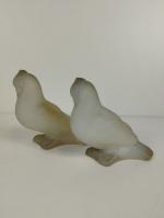 CESARI -  Deux colombes en verre opalescent - H....