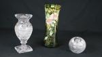 Lot de verrerie comprenant : un vase balustre en cristal...