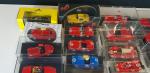 43 modèles Ferrari 1/43ème dont 12 séries kiosques et 31...