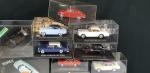 39 modèles 1/43ème dont Panhard, Simca, Saab, Fiat, voitures japonaises,...