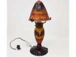 DAUM - lampe de table à chapeau conique sur pied...