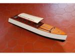 bateau de type Vaporetto en bois verni, motorisé électrique, ...