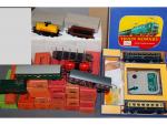 HORNBY "0", lot comprenant 17 wagons avec boites, 4 wagons...