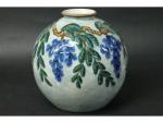 Camille THARAUD (1878-1956) -  Vase boule en porcelaine à...