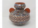 Gerbino - un vase à col resserré en poterie vernissée...
