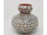 Gerbino - un vase à col resserré en poterie vernissée...