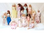 BARBIE, 12 poupées en robes de princesses ou tenues ...