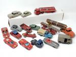 15 véhicules miniatures usagés dont DINKY FRANCE - manques ...
