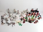 BRITAINS et divers, 40 figurines dont : 17 chasseurs alpins,...