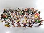 60 figurines anciennes dont JIM, Asterix, 5 Delacoste Walt ...