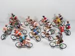 COFALU, 18 cyclistes plastique (finement peints ...