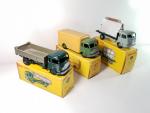 DINKY FRANCE, 3 camions Simca Cargo dont ref 33A fourgon...