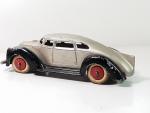 MANOIL (USA, 1935à conduite intérieure aérodynamique à arête dorsale, argent...
