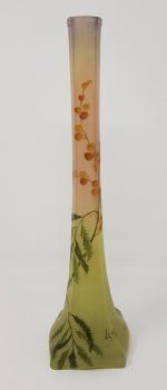 LEGRAS - Un vase à long col à décor polychrome...