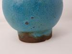 Une lampe en céramique bleue craquelée - Extrême Orient -...