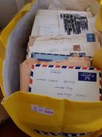 1 lot de TIMBRES et de Cartes Postales, nombreuses enveloppes