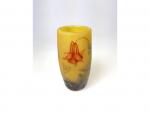 DAUM NANCY - vase en verre multicouche-  à décor...