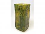 DAUM NANCY- vase de forme carrée en verre gravé à...