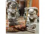 Une paire de chiens de Fô en marbre sculpté -...