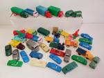 35 véhicules plastique à petite échelle dont : "La Clé",...