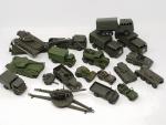 19 modèles militaires dont 4 SOLIDO et 15 DINKY -...