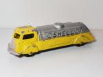 TOOTSIETOY (USA, années 30) camion citerne SHELL jaune / argent...