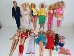 11 poupées mannequin dont 1 Ken, 9 Barbies et 1...