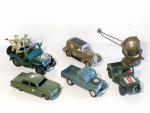 6 véhicules ou accessoires militaires : DINKY G.B. Ford Fordor...