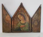Un triptyque en bois représentant La Sainte Vierge - reproduction...