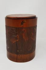 Un pot à pinceaux en bambou à décor de hérons...