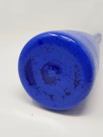 SALVIATI Venise "Tigrati" - un vase en cristal bleu à...