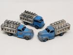 DINKY FRANCE, 3 camions laitiers réf 25-o :Studebaker type 1,...