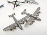 22 avions miniatures dont : 6 Dinky France après-guerre, 5...