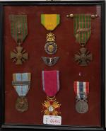 *Six médailles militaires - sous-verre