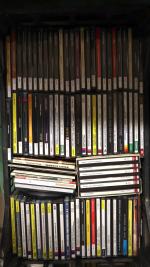 *Un lot de CDs (musique classique essentiellement) et DVDs