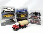 10 véhicules 1/43ème séries kiosque, dont 1 camion Berliet, 3...