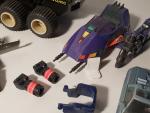 Petit lot de jouets des années 80, dont transformers BANDAI,...