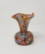 Un vase "berlingot" en verre polychrome - H: 12cm -...