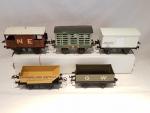 HORNBY (Angleterre) 5 anciens wagons (frein NE, Lait LMS, ...