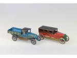 ESPAGNE (années 20) 2 penny toys : limousine litho rouge...