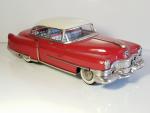 JOUSTRA (v.1960) Cadillac en tôle laquée rouge/toit ivoire, L :...