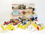Dinky Toys , 5 modèles course :Réf 1433 Surtees TS5...