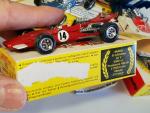 Dinky Toys , 5 modèles course :Réf 1433 Surtees TS5...