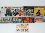 22 disques 45 tours d'époque  dont 13 Johnny Hallyday...