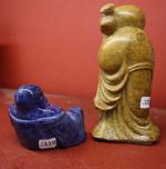 Deux sujets en pierre dure sculptée : sage, Bouddha -...